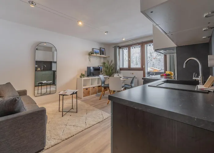 Alpine Flégère View - Happy